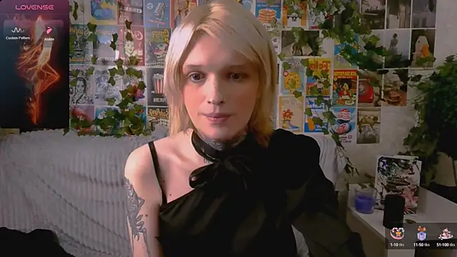 Snapshot of Simona_Rain chatting on October 13, 4:03 am Simona Rain online show from October 13, 4:03 am