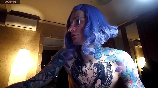 Julia dolls online show from March 29, 7:25 pm