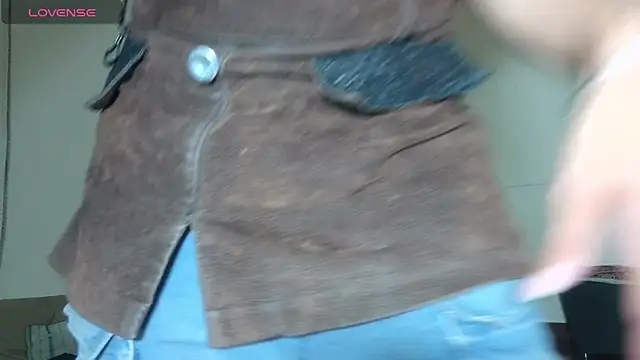 boysLittle online show from February 12, 2:29 am