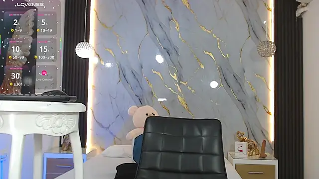 raven li online show from November 6, 9:26 pm