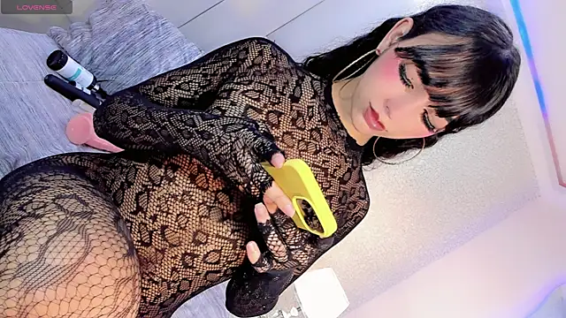 Angeles Busst online show from November 11, 8:32 pm