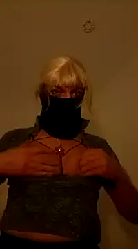 sandrahoeslut online show from February 21, 3:34 am