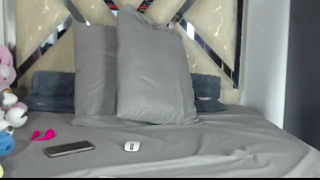 danna alvarez online show from April 13, 5:11 am