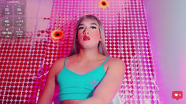 kiara hott online show from March 10, 8:23 pm