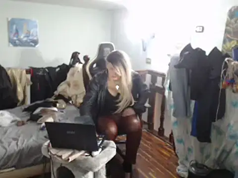 emmex671 online show from February 26, 6:04 am