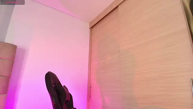 valeria monsalve online show from October 19, 1:53 am