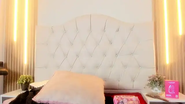 Alexa Bravva online show from March 28, 8:27 am