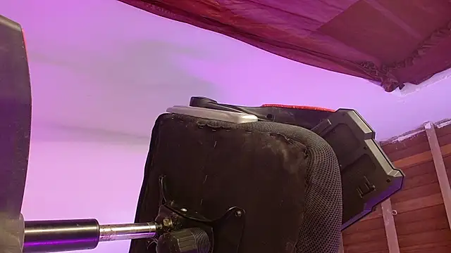 Small Hot19 online show from November 21, 4:35 am