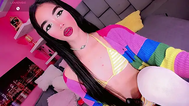 ShantyMillan online show from October 26, 1:18 pm