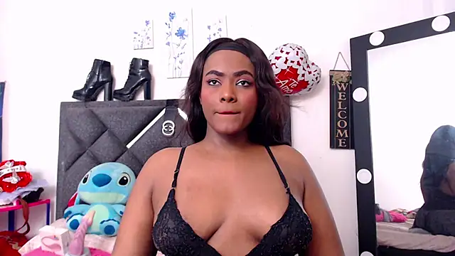 Snapshot of NatashaBella chatting on October 23, 6:17 am NatashaBella online show from October 23, 6:17 am