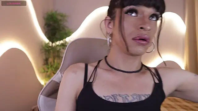 Alanakimura  online show from December 20, 8:59 pm