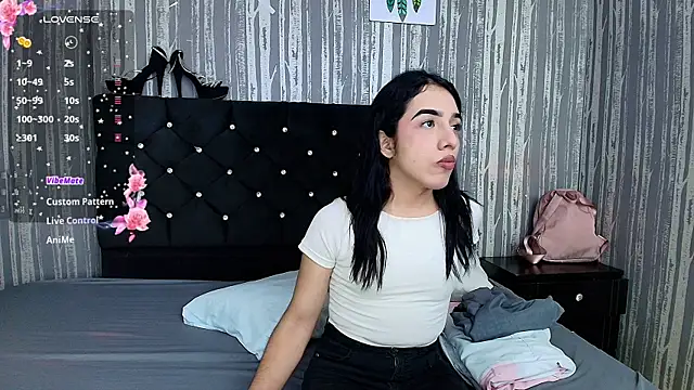 Alicee Moonn online show from November 5, 7:25 pm