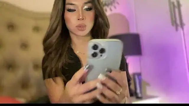 solana imani online show from December 5, 8:04 pm