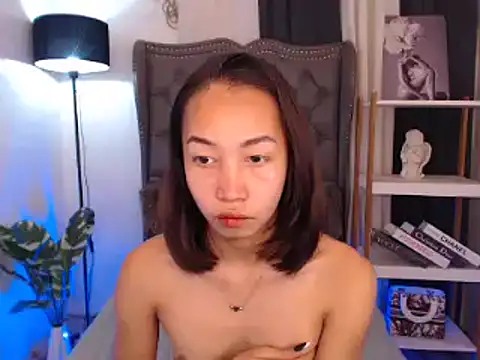 Snapshot of Sweet_kittyxx chatting on October 7, 4:13 am Sweet kittyxx online show from October 7, 4:13 am