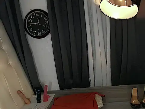 Foxxy Barbie online show from April 6, 5:52 am