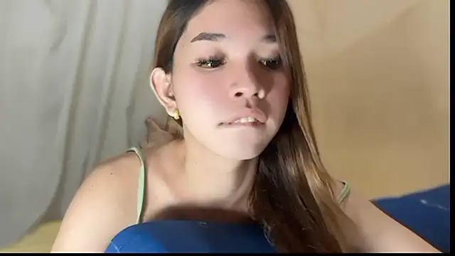 Daddiesgirlrianne69 online show from April 22, 12:34 pm