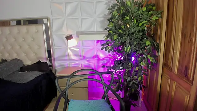 miss daphnevega online show from October 24, 7:52 pm