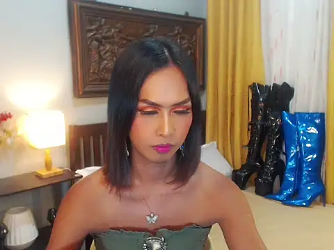 Nathalieheartt online show from September 23, 4:18 am