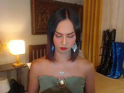 Nathalieheartt online show from October 5, 1:39 am