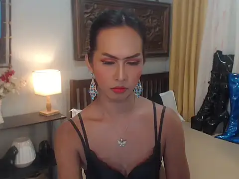 Nathalieheartt online show from November 18, 3:17 am