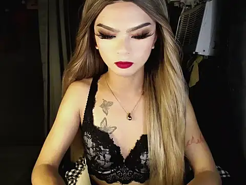 lexie malingera online show from April 8, 10:38 am