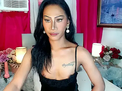 sassylatina online show from December 18, 7:14 am