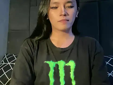 Claudia Johnson online show from March 8, 10:18 am