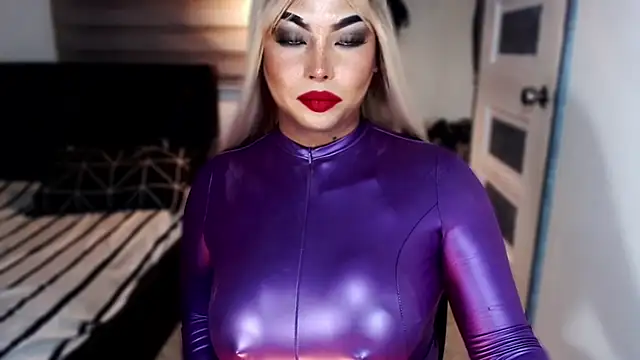 xTrixieMae online show from January 14, 9:07 am