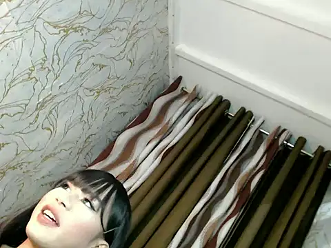 Honey Swellens online show from January 18, 3:53 pm