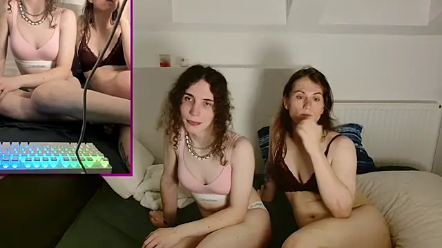 Snapshot of tsbubbles760 chatting on September 9, 9:57 pm tsbubbles760 online show from September 9, 9:57 pm