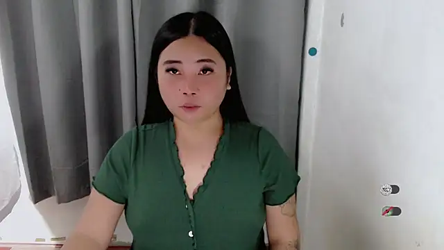 Yhana Slut online show from September 16, 1:37 pm