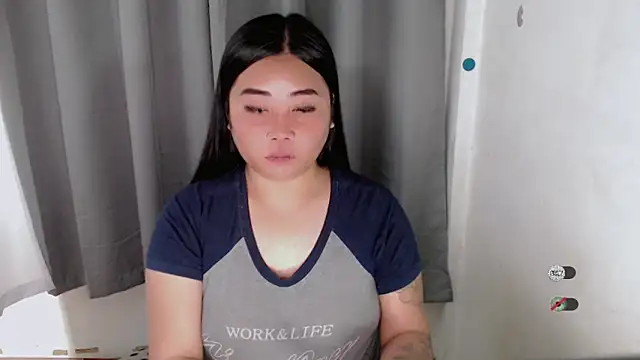 Yhana Slut online show from September 25, 1:51 pm