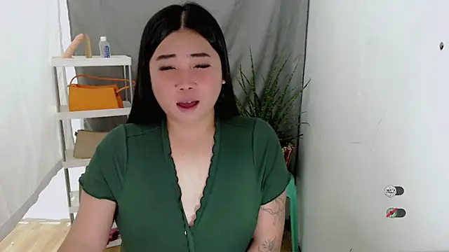 Yhana Slut online show from November 28, 1:23 pm