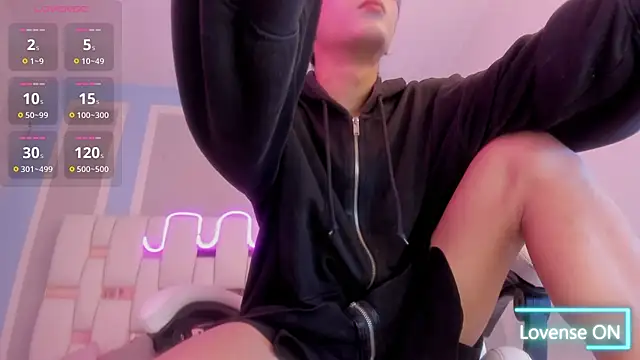 MilkWhore1 online show from January 9, 8:25 pm