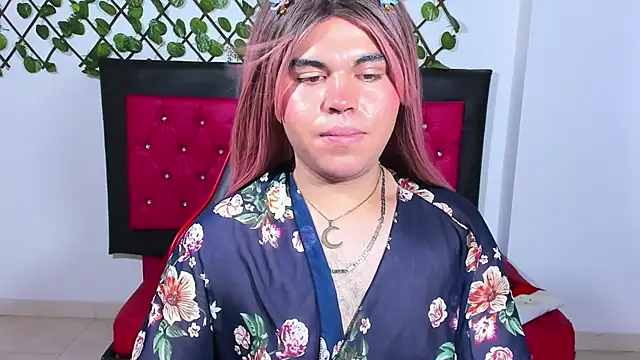 Lady Evelynn online show from October 3, 9:15 pm