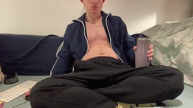 ee 000 online show from October 25, 5:30 pm