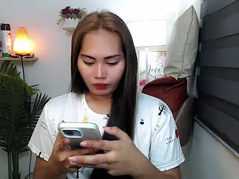 sluttyprincess0 online show from February 28, 11:33 pm