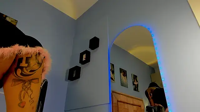 isabela-nix online show from December 4, 8:13 pm