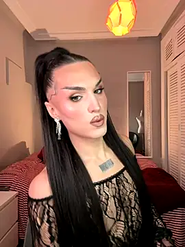 lacattiva online show from December 1, 8:33 pm