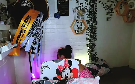 YourNikkieXxx online show from September 8, 4:27 pm