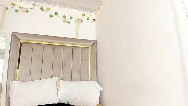 ScarlettVell online show from February 28, 7:20 pm