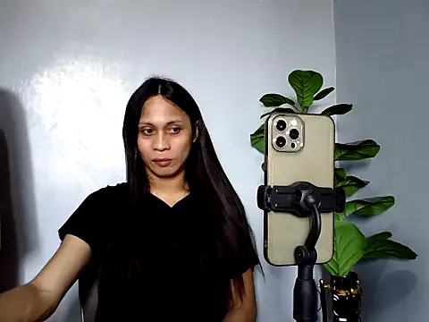 missruffa online show from September 23, 5:02 am