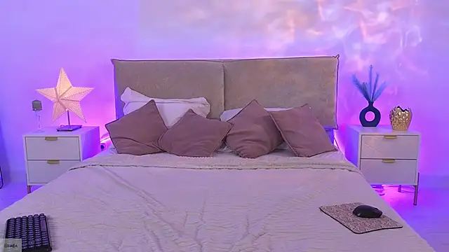 Jules night online show from February 13, 9:22 pm