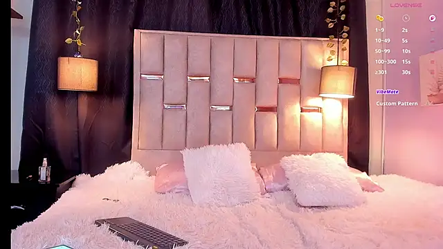 melody-rouss online show from November 24, 2:47 am