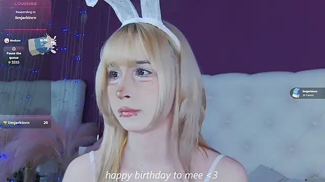 cutetomie online show from April 1, 9:23 pm