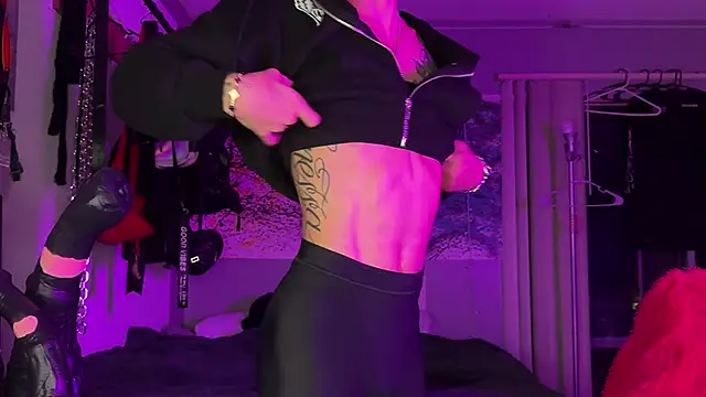 xoFrankie online show from November 8, 3:29 am