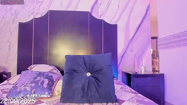 Snapshot of Isabella_Haddad chatting on September 28, 4:22 am Isabella Haddad online show from September 28, 4:22 am