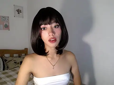 lovely kiannaHugecock online show from March 20, 1:23 pm