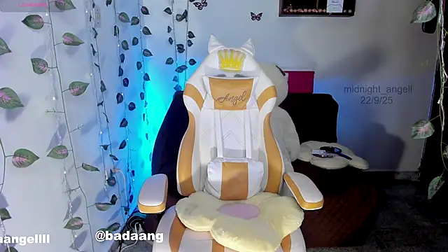 Snapshot of midnight_angell chatting on September 23, 1:22 am midnight angell online show from September 23, 1:22 am