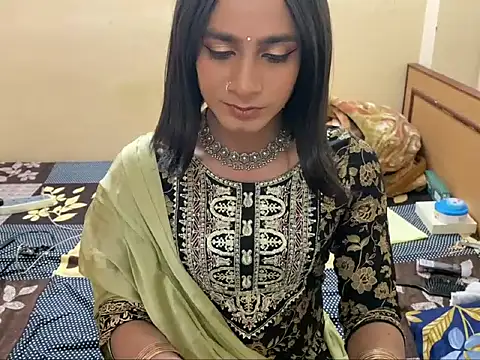 LuvLayla online show from February 11, 4:59 pm